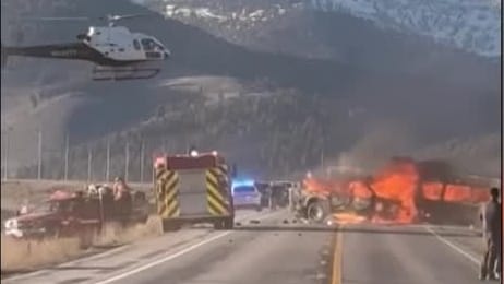 Unfall in den USA: Bei der Kollision eines Reisebusses mit einem Pickup-Truck sind sieben Menschen gestorben.