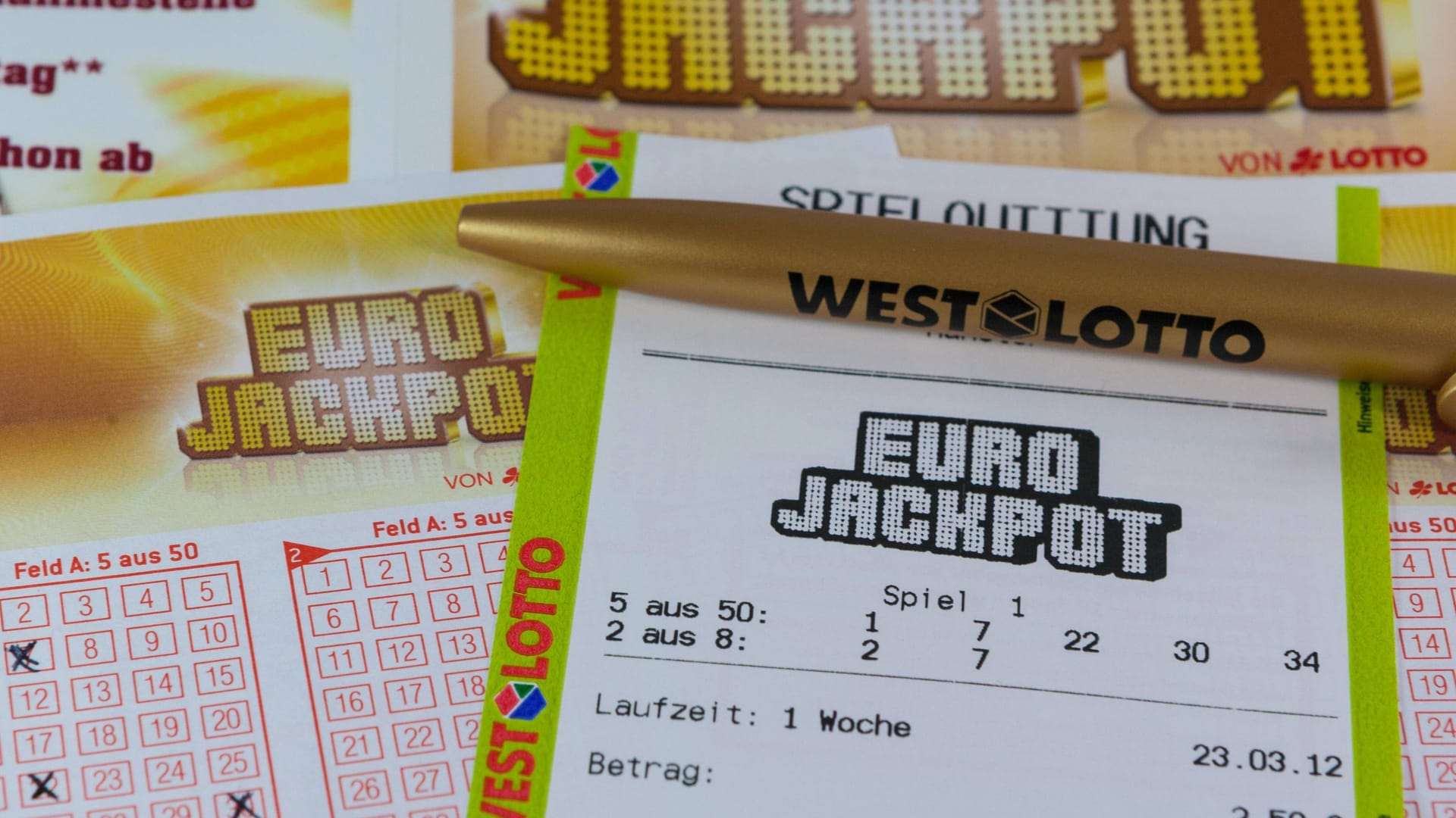 Spielschein des Eurojackpots (Symbolfoto): Bei der Ziehung am Dienstagabend gewann ein Spieler aus dem Westen eine große Summe.