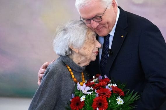 urn:newsml:dpa.com:20090101:250117-99-616520