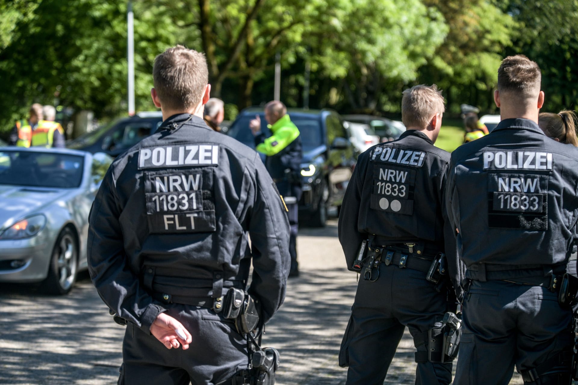 Polizeieinsatz in Krefeld (Symbolbild): Nach einem Tötungsdelikt sind die Hintergründe noch unklar. Polizeieinsatz in Krefeld (Symbolbild): Nach einem Tötungsdelikt sind die Hintergründe noch unklar.