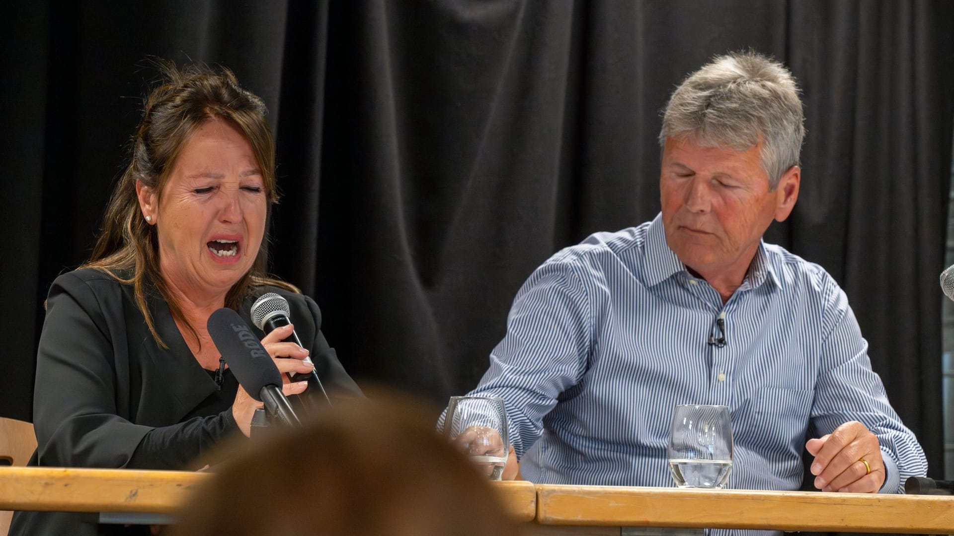 Eleonora und Stefan Nagy bei einer Pressekonferenz (Archivfoto): Die Eltern der Getöteten wollen Antworten auf ihre offenen Fragen.