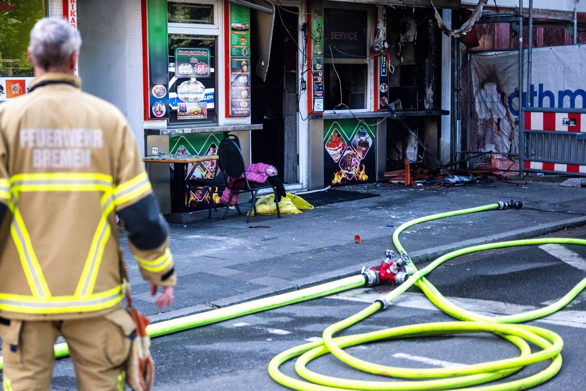 Vier Verletzte bei Brand in einem Bremer Dönerladen
