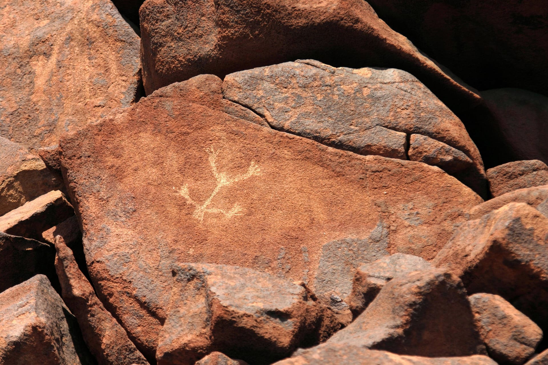 Murujuga: Diese Darstellung eines Mannes wird von Experten auf ein Alter von 30.000 Jahren geschätzt.