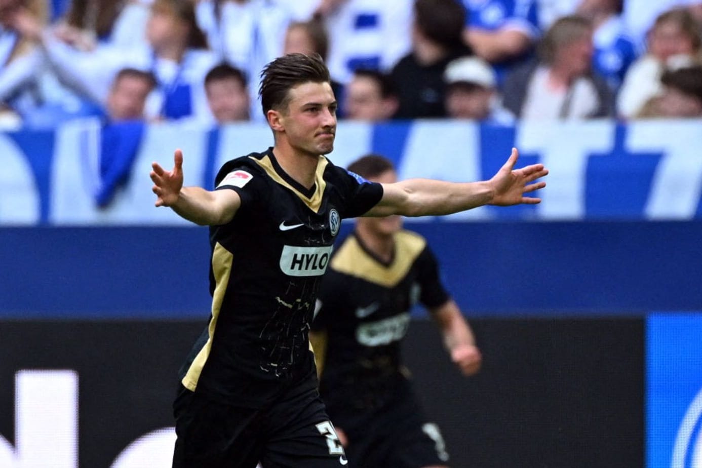 SOCCER-GERMANY-S04-ELV/REPORT