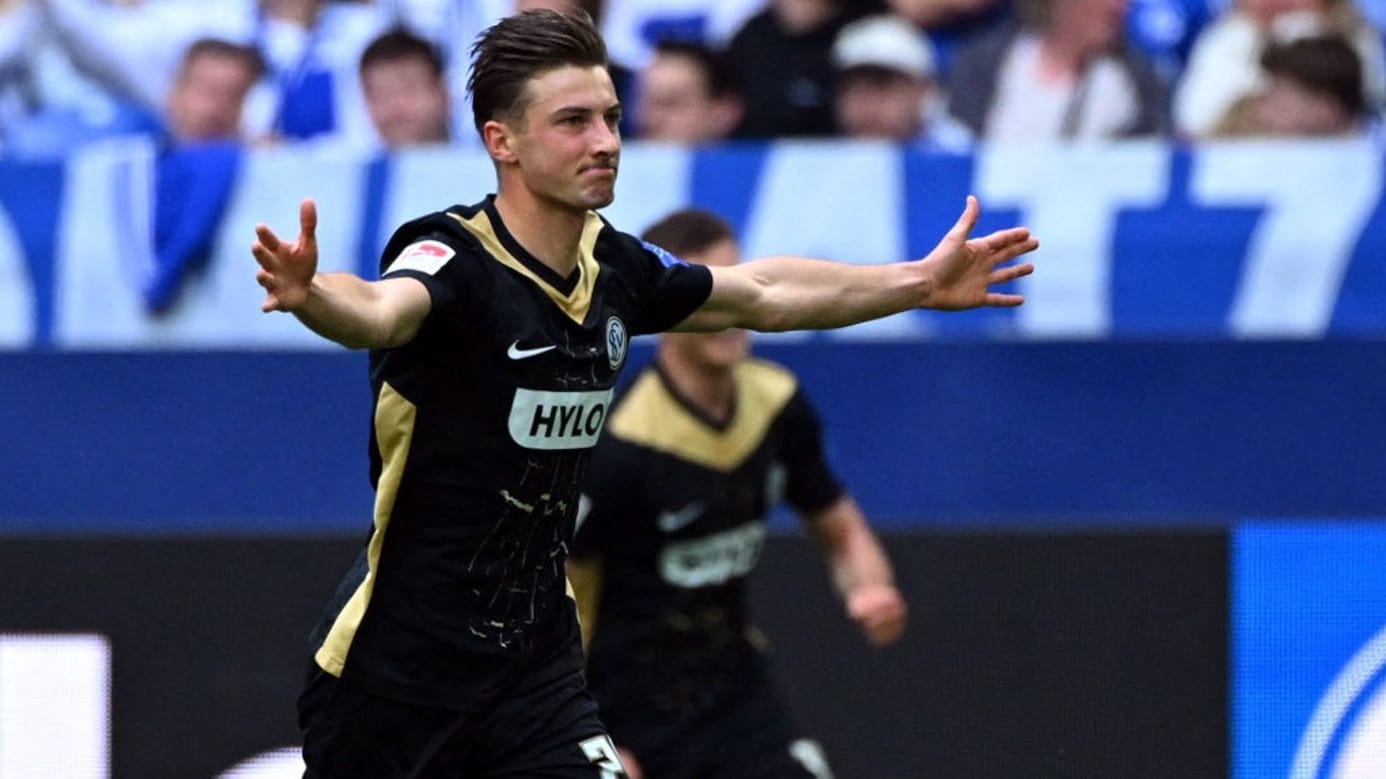 SOCCER-GERMANY-S04-ELV/REPORT