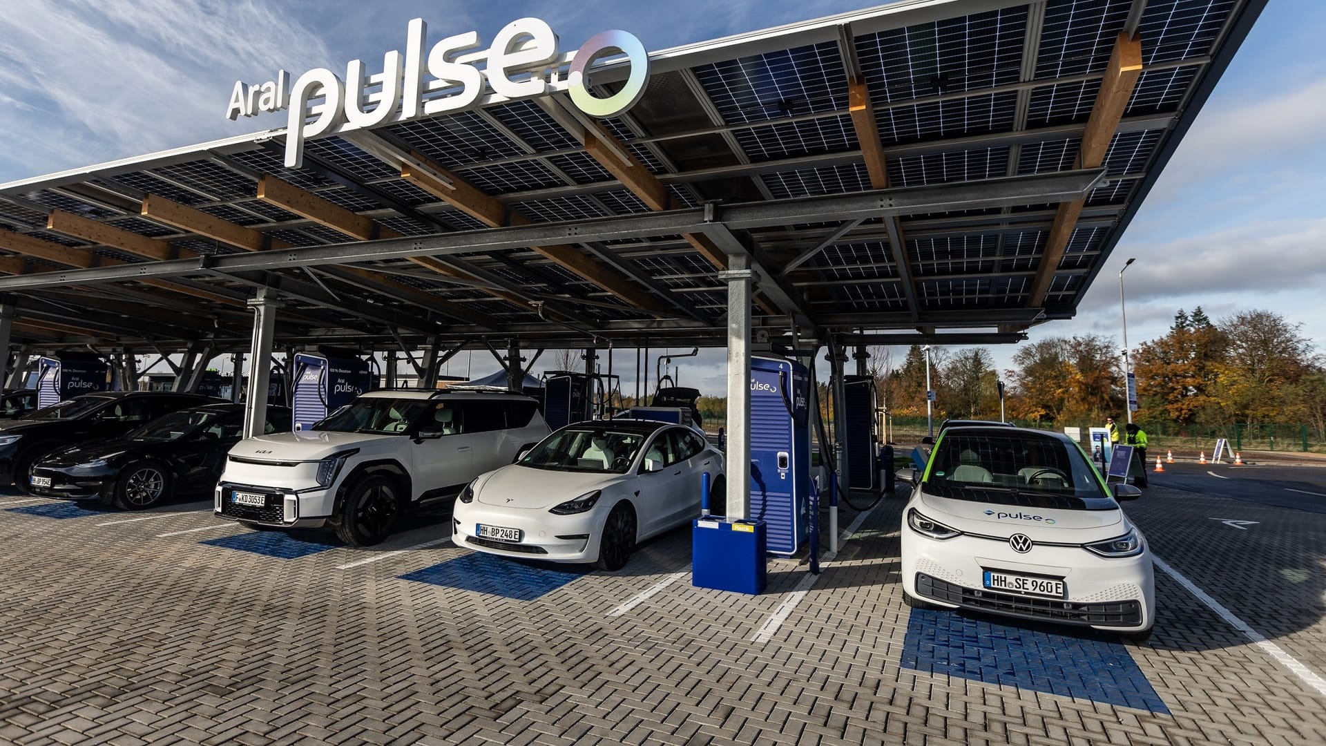 Teurer: Aral erhöht die Preise für Fahrstrom.