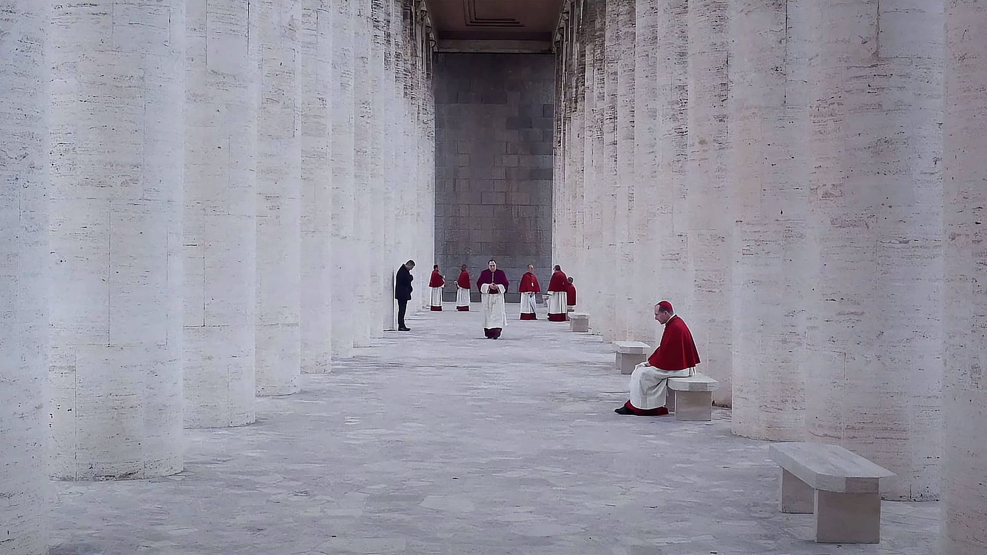 Eine Szene aus dem Film "Konklave": Der Ablauf der Papstwahl unterliegt einem strengen Plan. Eine Szene aus dem Film "Konklave": Der Ablauf der Papstwahl unterliegt einem strengen Plan.