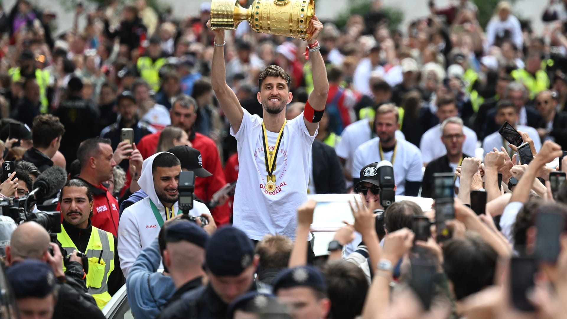 Nach dem DFB-Pokal Finale - VfB Stuttgart Nach dem DFB-Pokal Finale - VfB Stuttgart