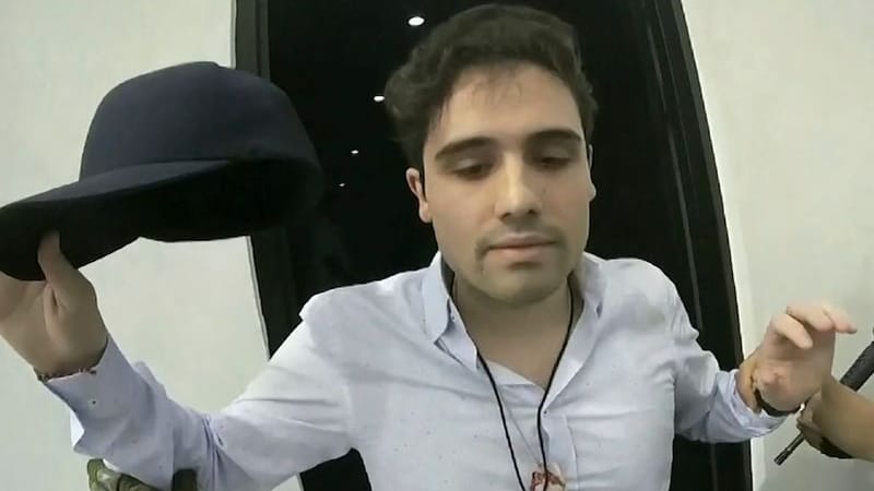 Ovidio Guzmán, Sohn des früheren Drogenbosses "El Chapo", bei seiner Überstellung in die USA (Archivbild). Ovidio Guzmán, Sohn des früheren Drogenbosses "El Chapo", bei seiner Überstellung in die USA (Archivbild).