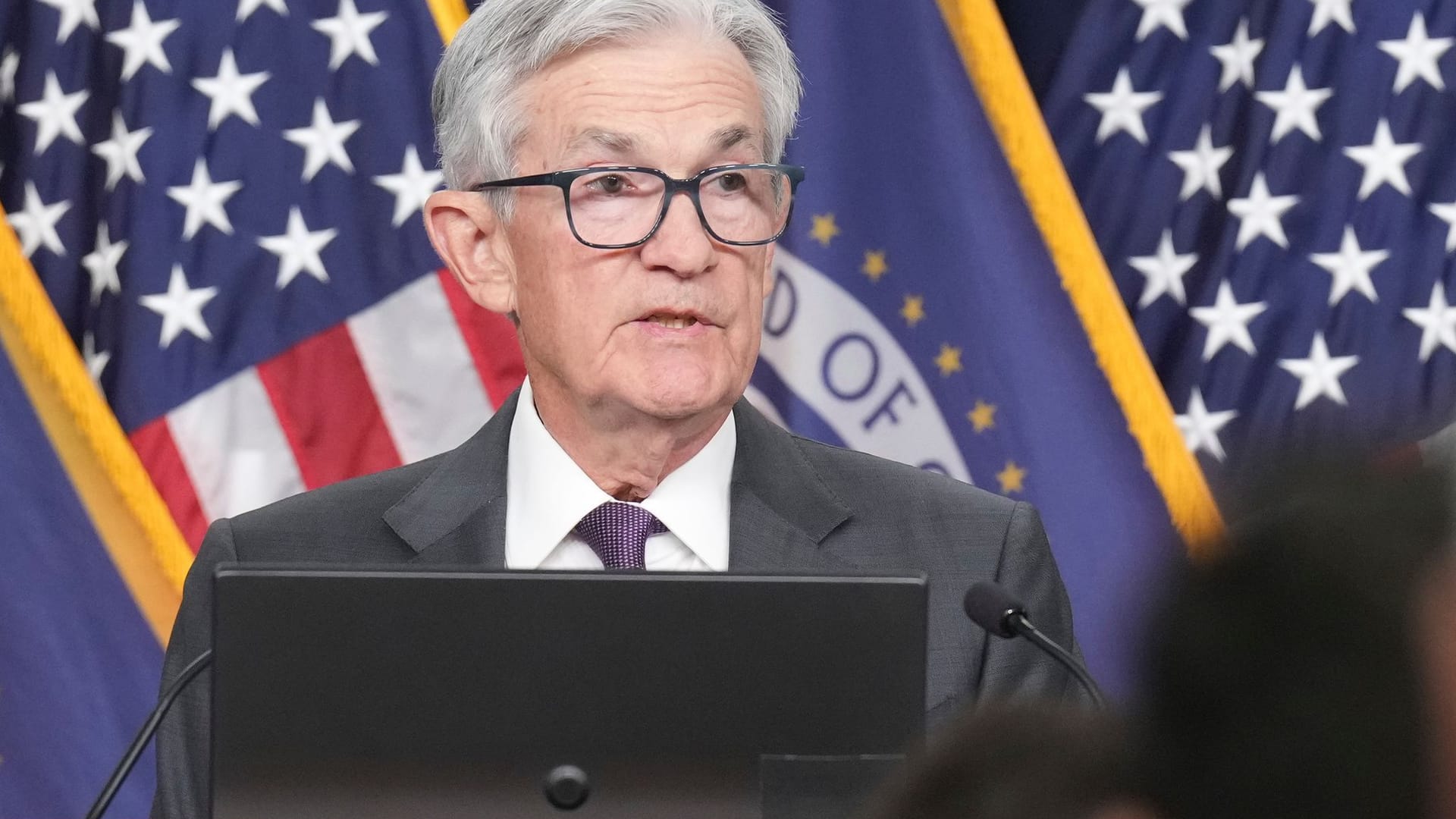 Kollisionskurs mit Trump: Fed tastet Leitzins nicht an Kollisionskurs mit Trump: Fed tastet Leitzins nicht an