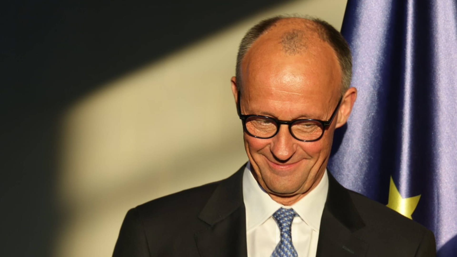 Im zweiten Wahlgang erreichte er die Mehrheit: Friedrich Merz ist Deutschlands neuer Bundeskanzler. Im zweiten Wahlgang erreichte er die Mehrheit: Friedrich Merz ist Deutschlands neuer Bundeskanzler.