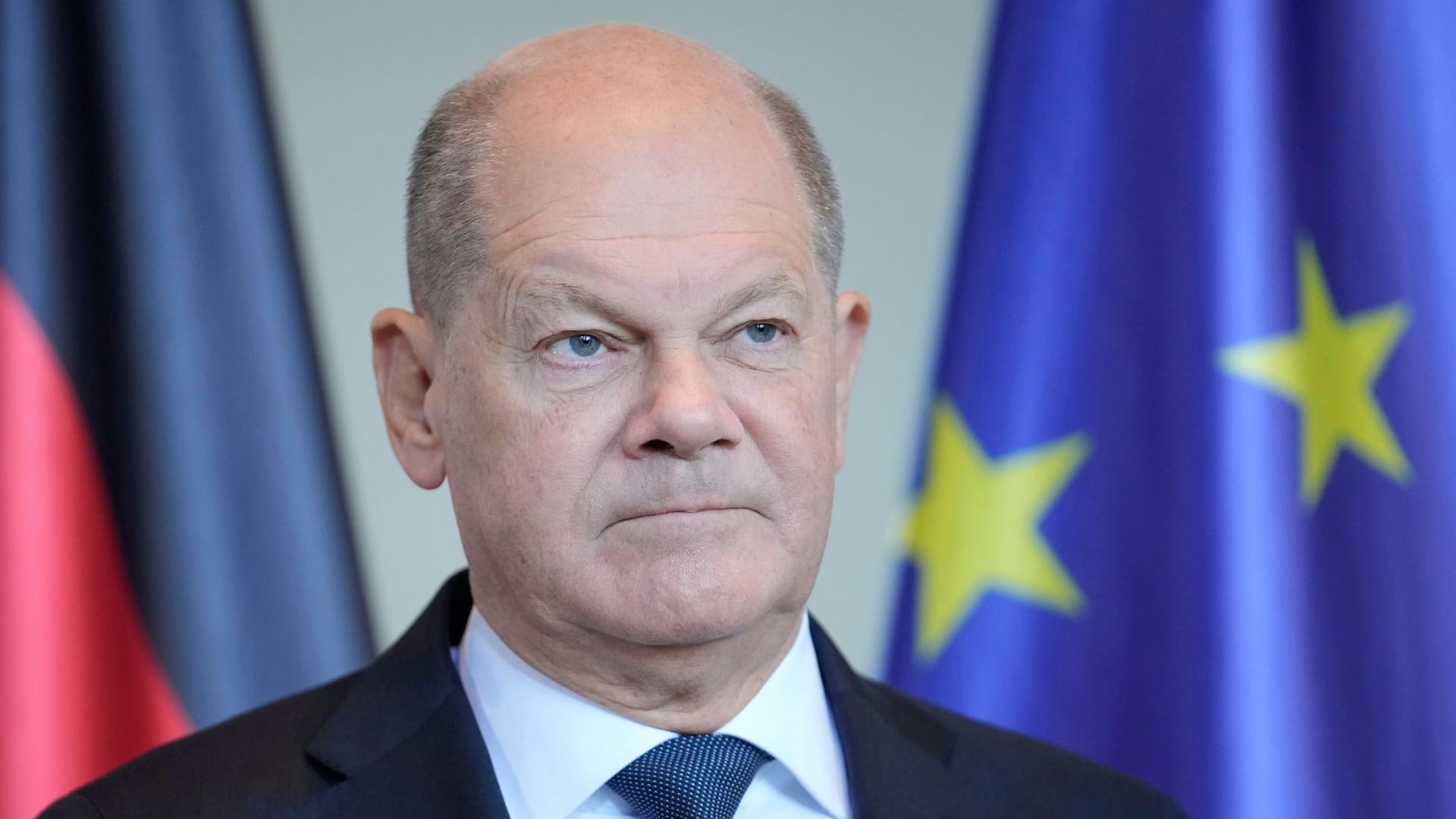 Olaf Scholz: Der Bundeskanzler wird beim Großen Zapfenstreich aus seinem Amt verabschiedet.