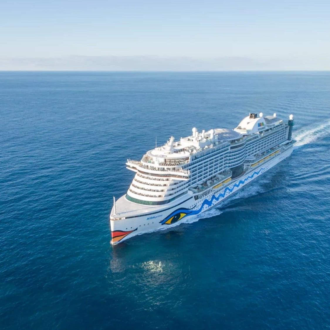 Bei AIDA gibt es aktuell Kreuzfahrten zum Schnäppchenpreis.