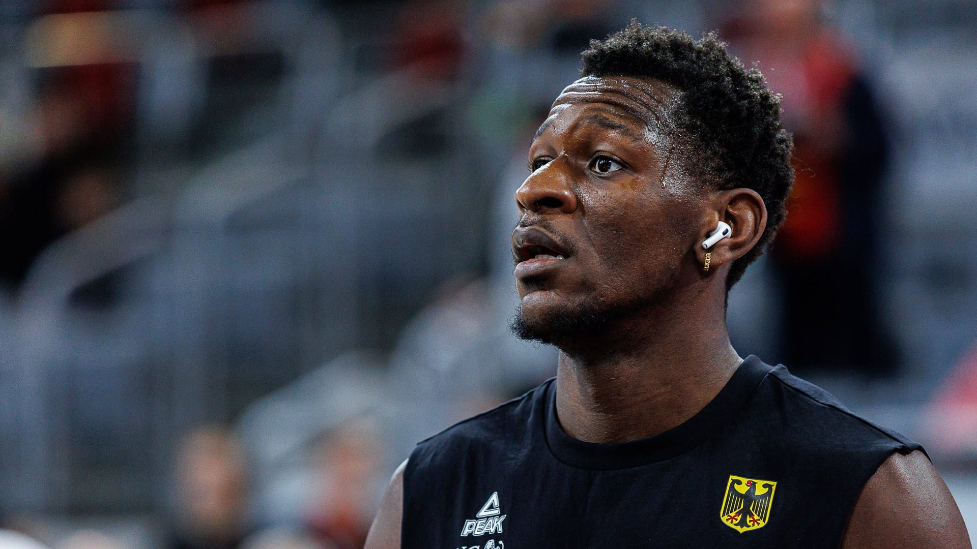 Isaac Bonga: Er wurde 2023 mit der deutschen Nationalmannschaft Weltmeister. Isaac Bonga: Er wurde 2023 mit der deutschen Nationalmannschaft Weltmeister.