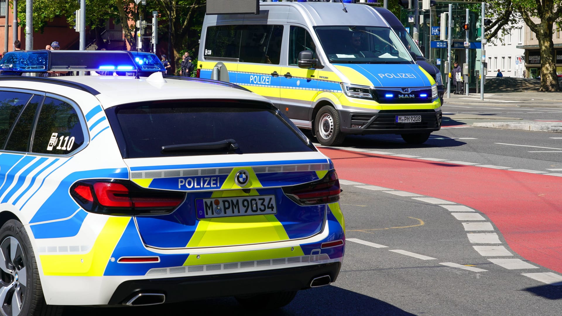 Einsatzwagen der Polizei München (Symbolfoto): Am Dienstag ist der Digitalfunk der Einsatzkräfte ins Straucheln geraten. Einsatzwagen der Polizei München (Symbolfoto): Am Dienstag ist der Digitalfunk der Einsatzkräfte ins Straucheln geraten.