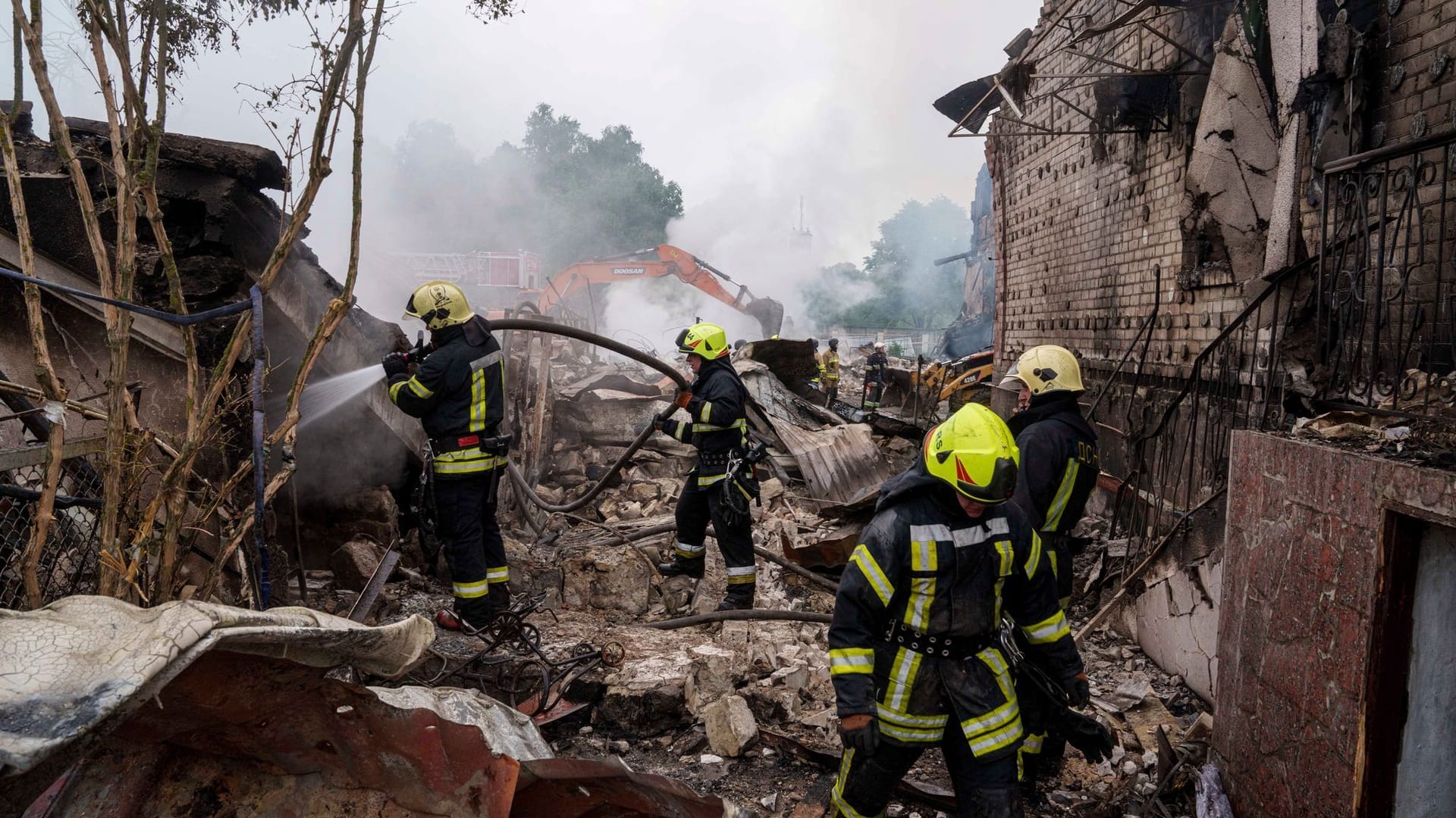 Ukraine-Krieg - Region Kiew - Nach russischem Angriff