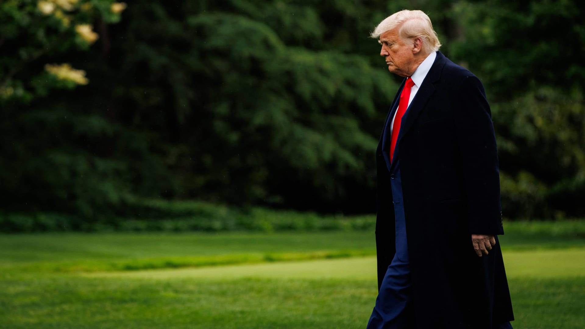 US-Präsident Donald Trump vor dem Weißen Haus (Archivbild).