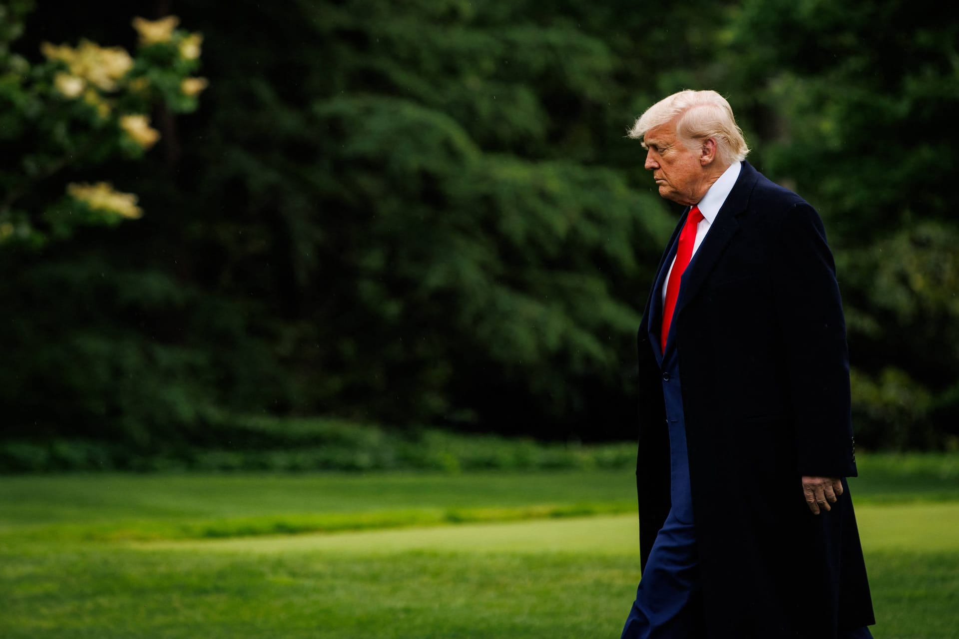 US-Präsident Donald Trump vor dem Weißen Haus (Archivbild).