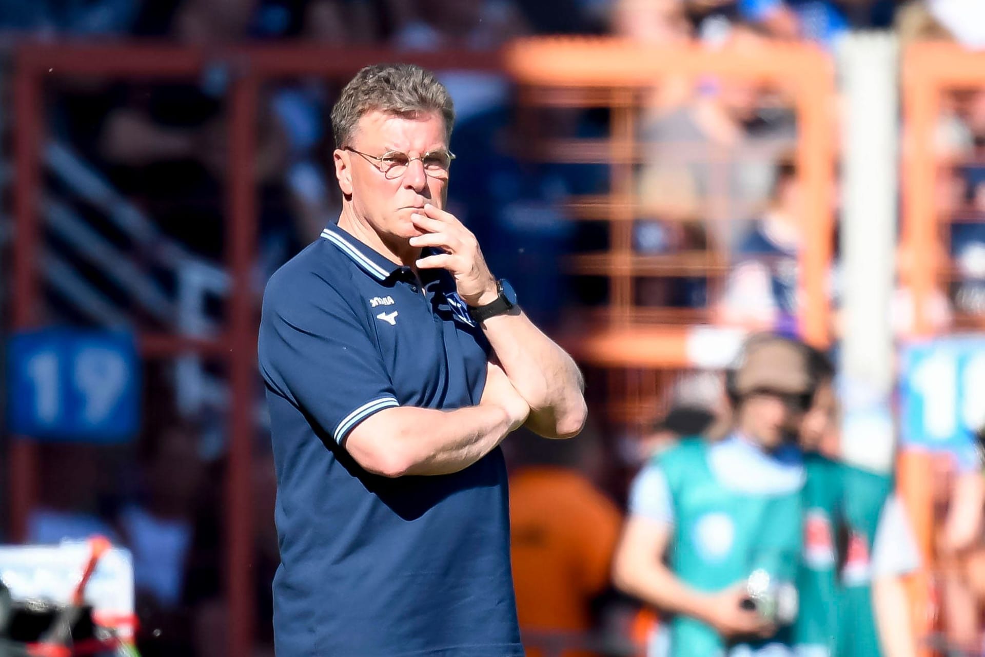 Dieter Hecking: Auch der alte Hase auf der Trainerbank konnte den Abstieg der Bochumer nicht verhindern.