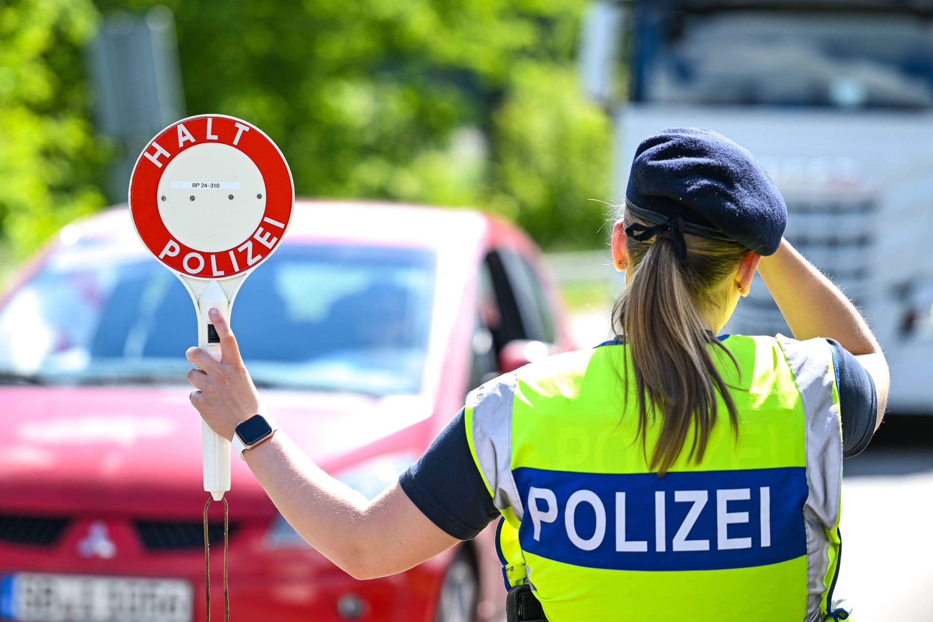 Einreise nach Deutschland: An vielen Übergängen ist die Bundespolizei wieder täglich im Einsatz.