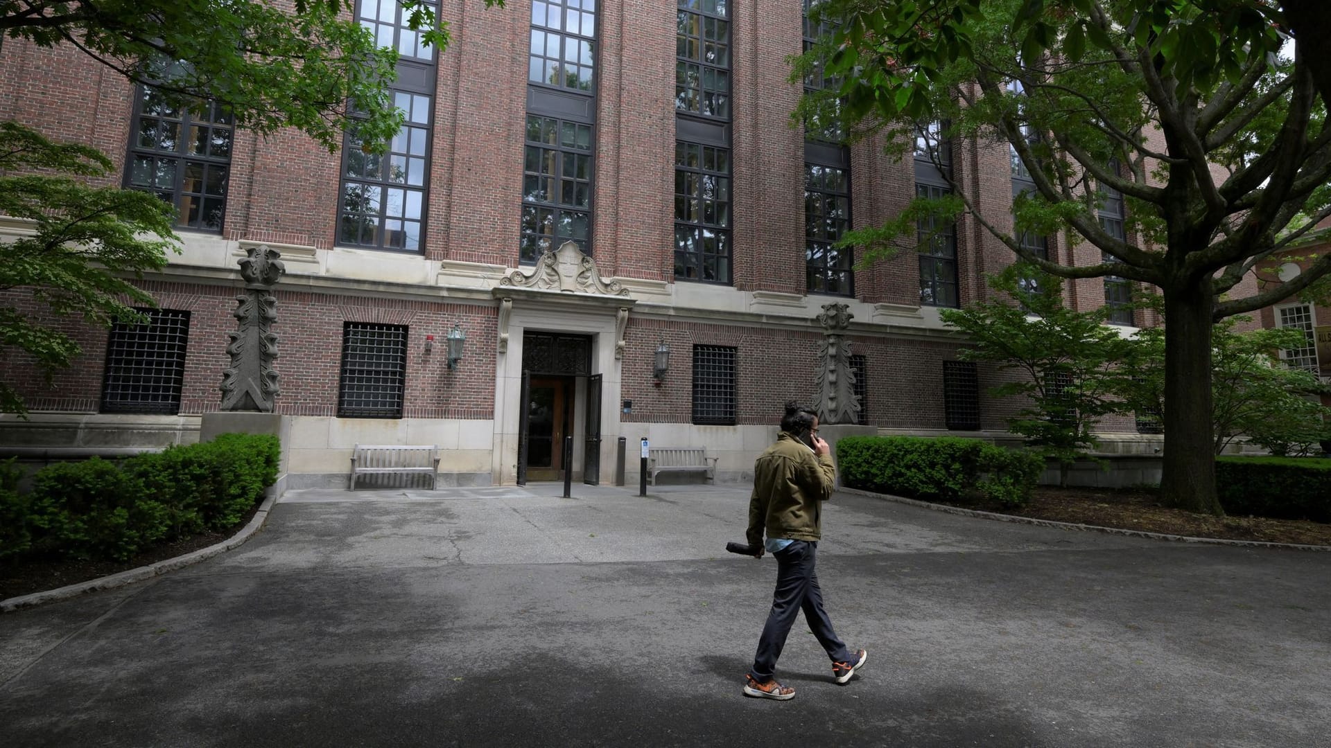 USA-TRUMP/HARVARD