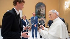 Papst Leo empfängt Tennisstar Sinner - "Wollen Sie spielen?"