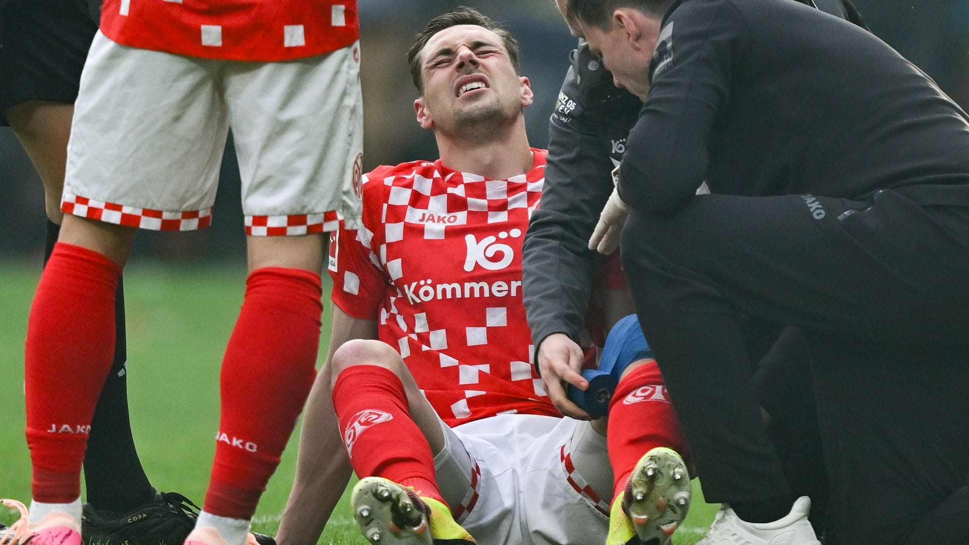 Bitterer Moment für Mainz: Dominik Kohr verletzte sich früh in der Partie.