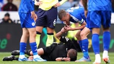 Schiri am Boden - Vardy stoppt mit Pfeife selbst das Spiel