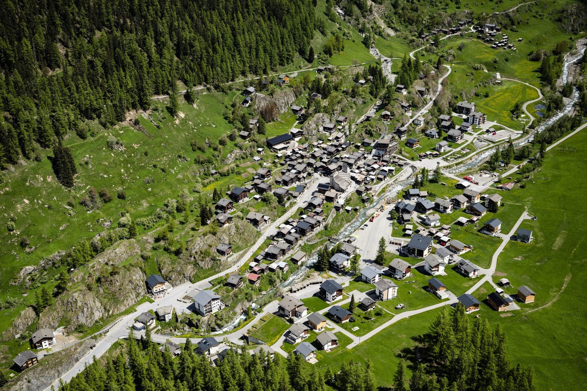 Schweiz: Das Dorf Blatten im Lötschental vor dem Gletscherabbruch.