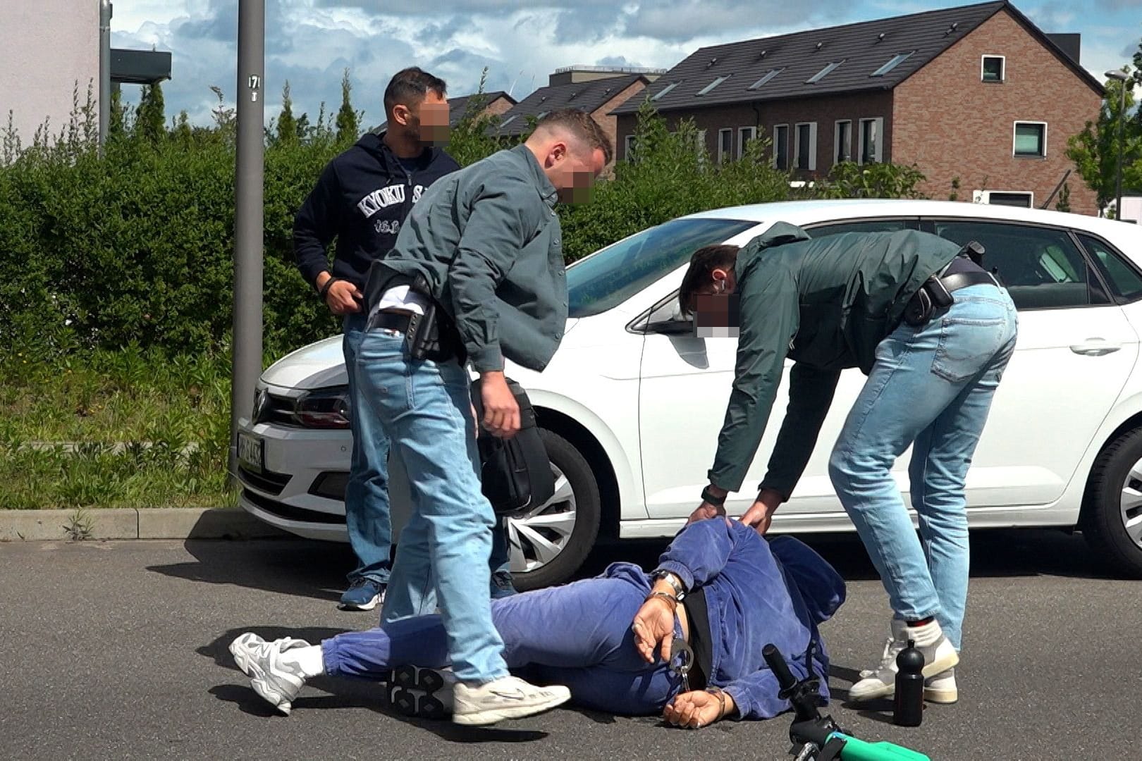 Hamburg Neugraben - Festnahme durch Zielfahnder