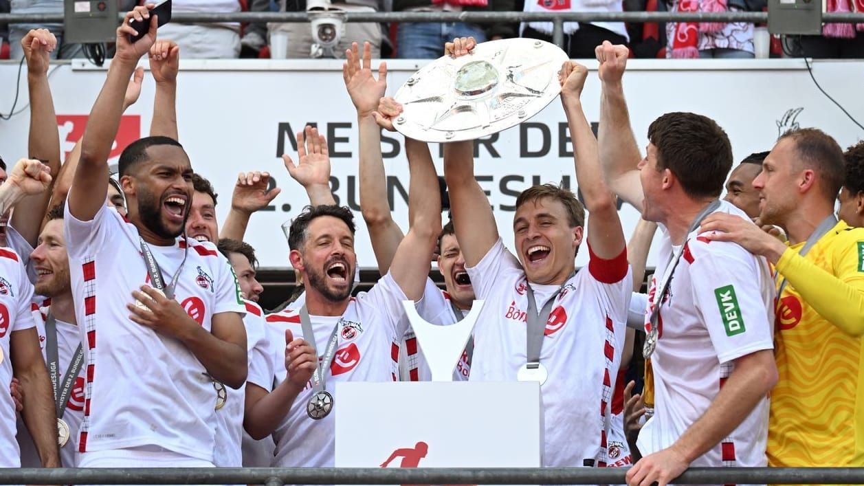 Zweitliga-Meister: Der 1. FC Köln ist nach einem Jahr zurück in der Bundesliga.