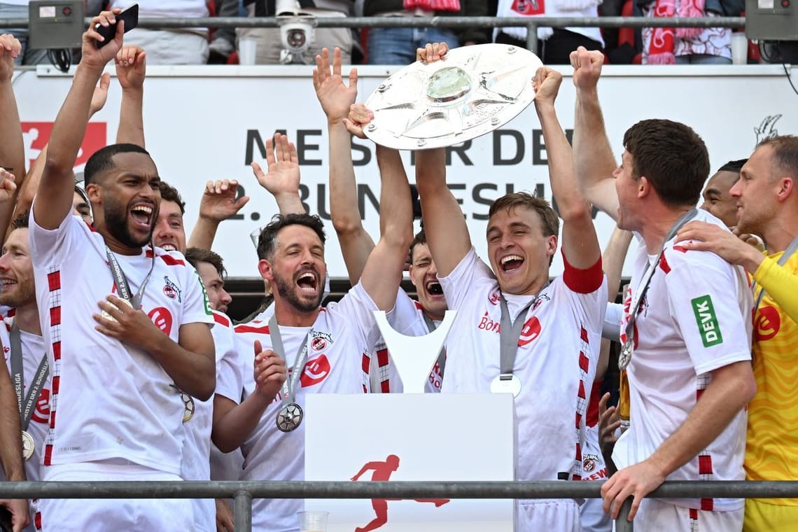 Zweitliga-Meister: Der 1. FC Köln ist nach einem Jahr zurück in der Bundesliga.