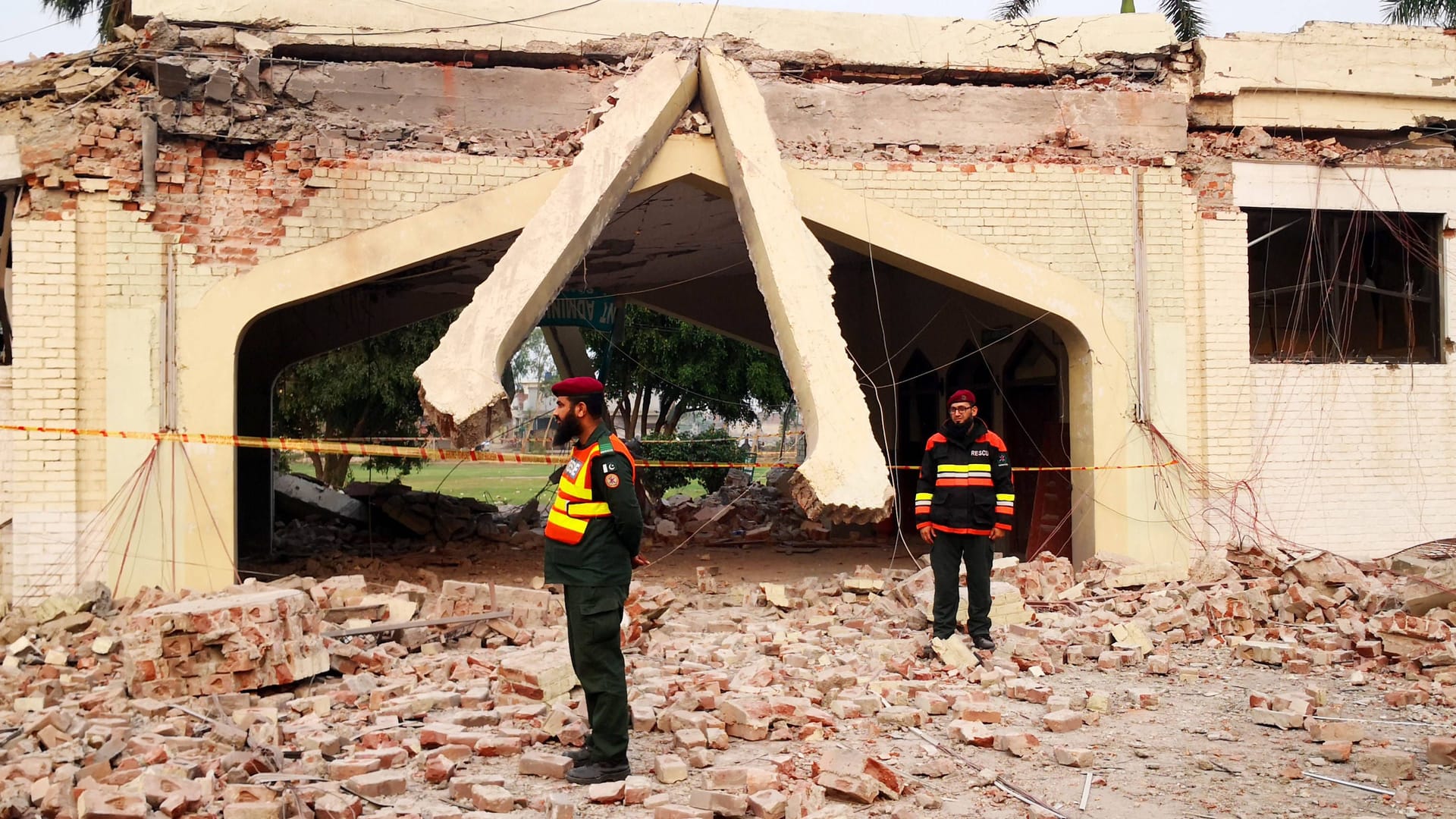 Schäden nach indischen Angriffen auf Pakistan (Symbolbild): In der pakistanischen Metropole Lahore gab es am Donnerstag eine Explosion. Schäden nach indischen Angriffen auf Pakistan (Symbolbild): In der pakistanischen Metropole Lahore gab es am Donnerstag eine Explosion.