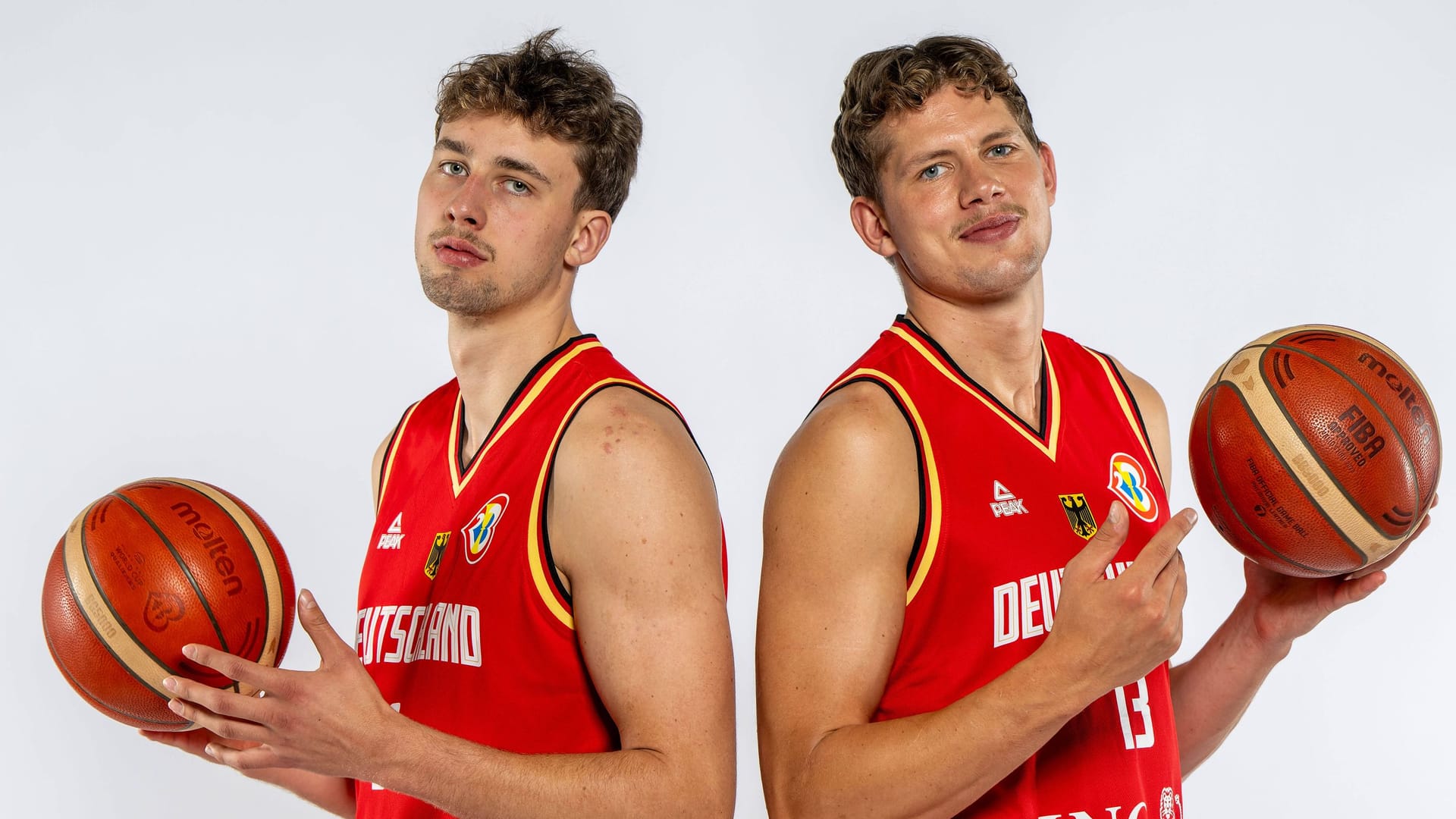 Franz und Moritz Wagner im Dress der Deutschen Basketballnationalmannschaft (Archivfoto): Am Freitagabend waren sie in Berlin einfache Fans.
