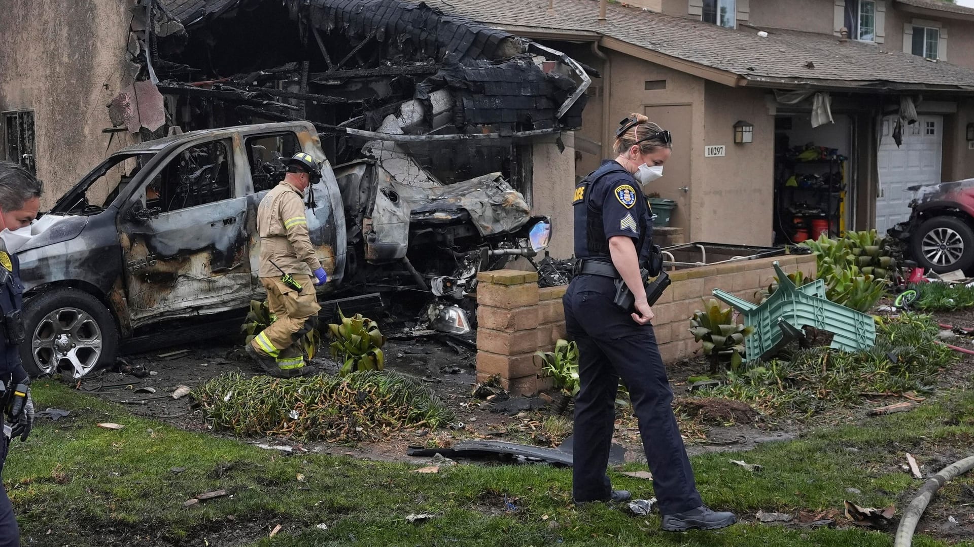 APTOPIX Plane-Crash-San-Diego