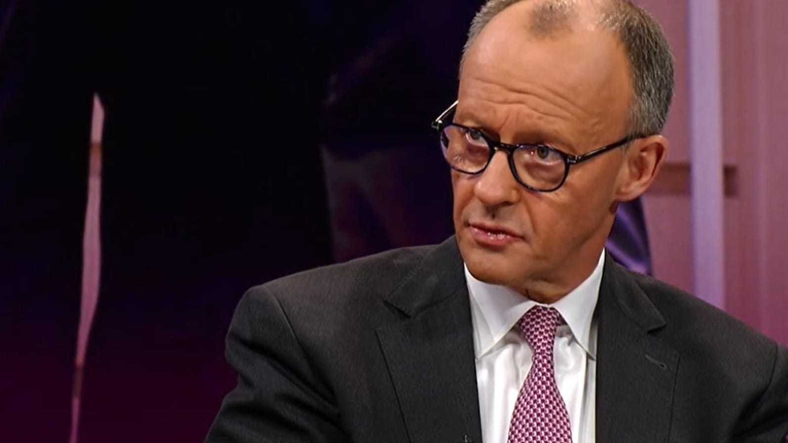 Bundeskanzler Friedrich Merz (CDU) am Donnerstagabend bei "Maybrit Iller": "Dieses Paket ist fertig und wird nächsten Dienstag in Brüssel beschlossen".