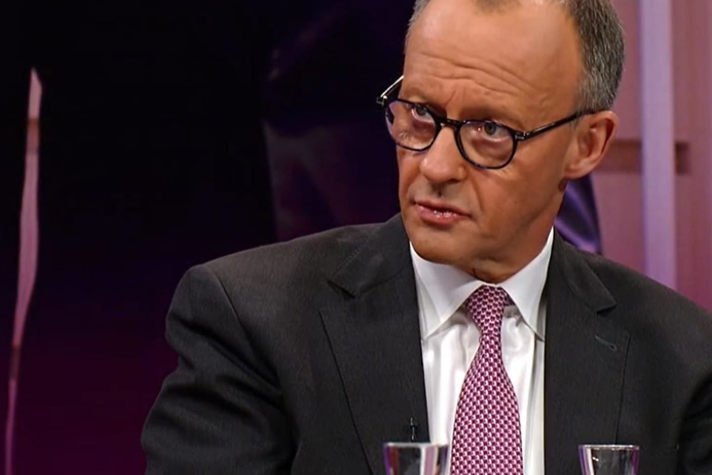 Bundeskanzler Friedrich Merz (CDU) am Donnerstagabend bei "Maybrit Iller": "Dieses Paket ist fertig und wird nächsten Dienstag in Brüssel beschlossen".
