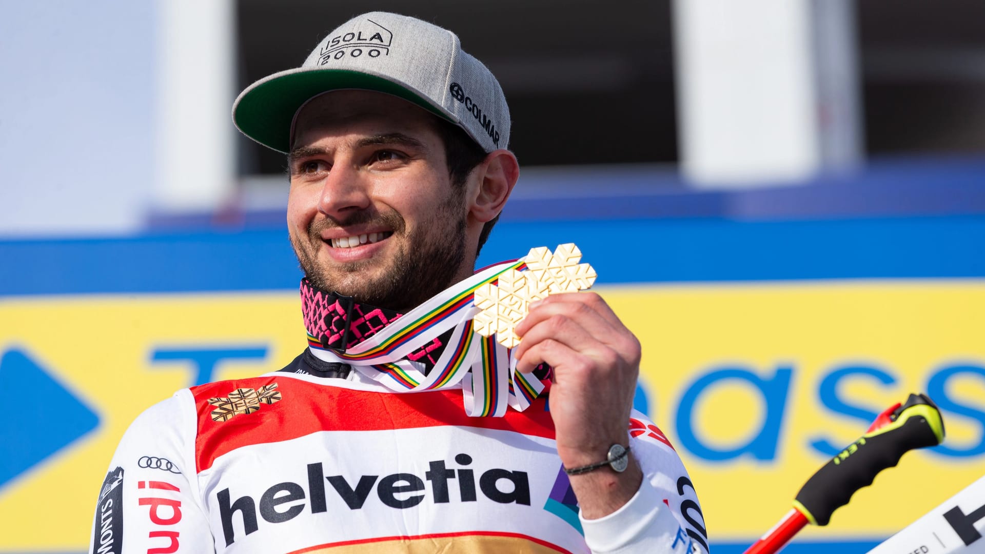 Mathieu Faivre mit seinem WM-Gold in Cortina d'Ampezzo.