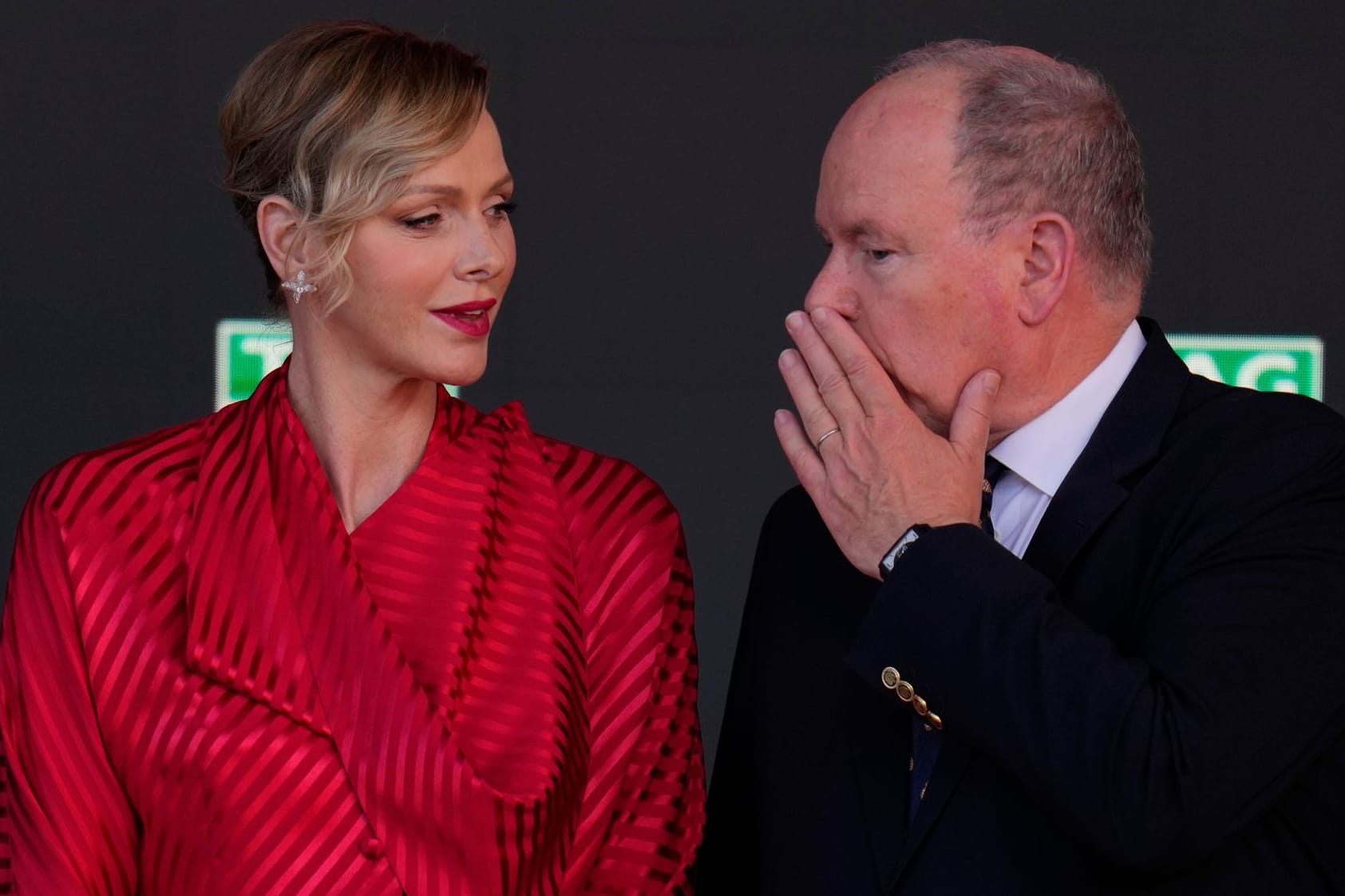 Charlène und Gatte Albert II. bei der Siegerehrung des Monaco-GP: Seit Jahren Tradition.
