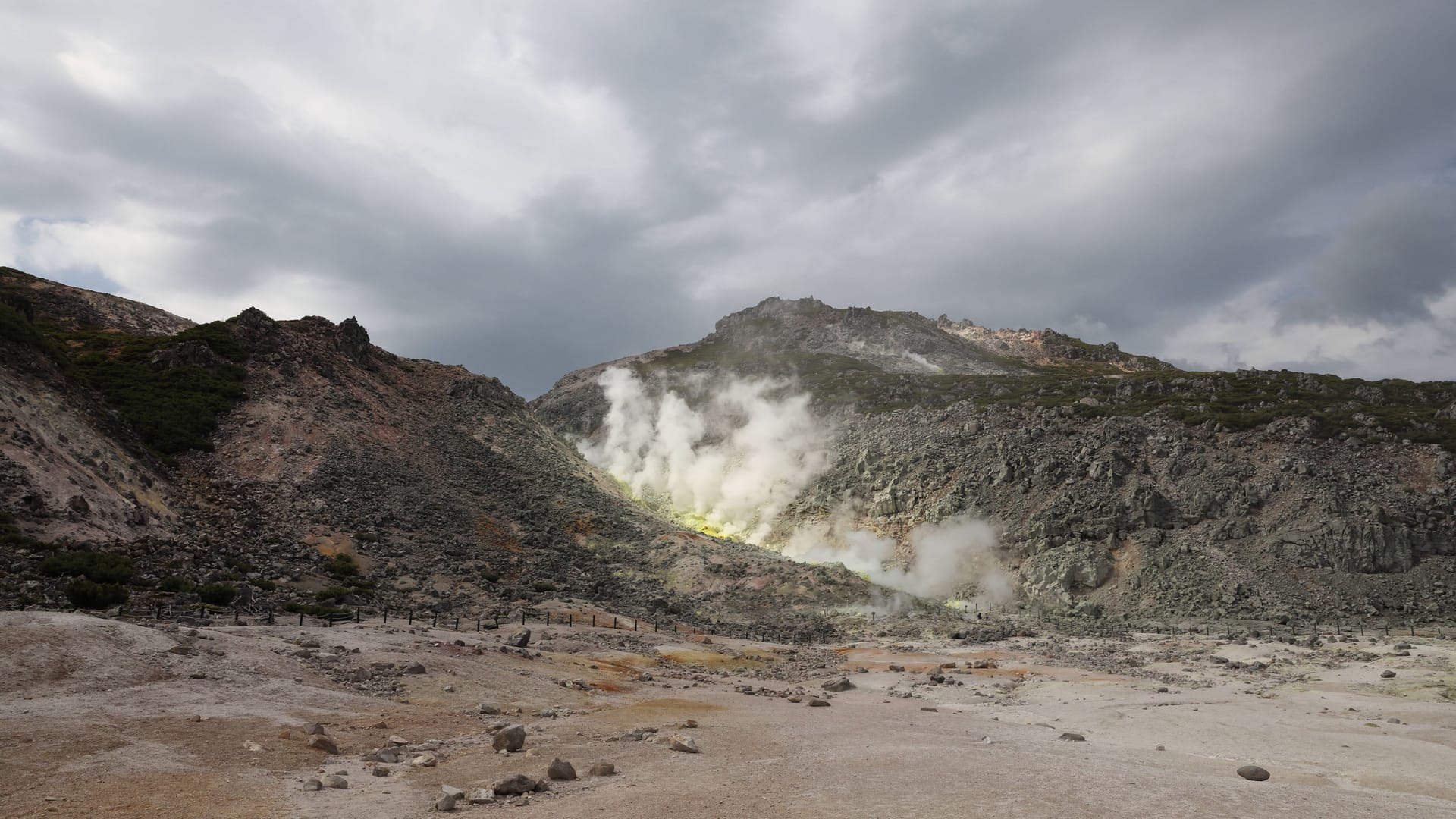 Der Akan-Nationalpark auf der japanischen Halbinsel Hokkaido (Archivbild): Ein heftiges Erdbeben wurde gegen 8.30 Uhr Ortszeit gemessen. Der Akan-Nationalpark auf der japanischen Halbinsel Hokkaido (Archivbild): Ein heftiges Erdbeben wurde gegen 8.30 Uhr Ortszeit gemessen.