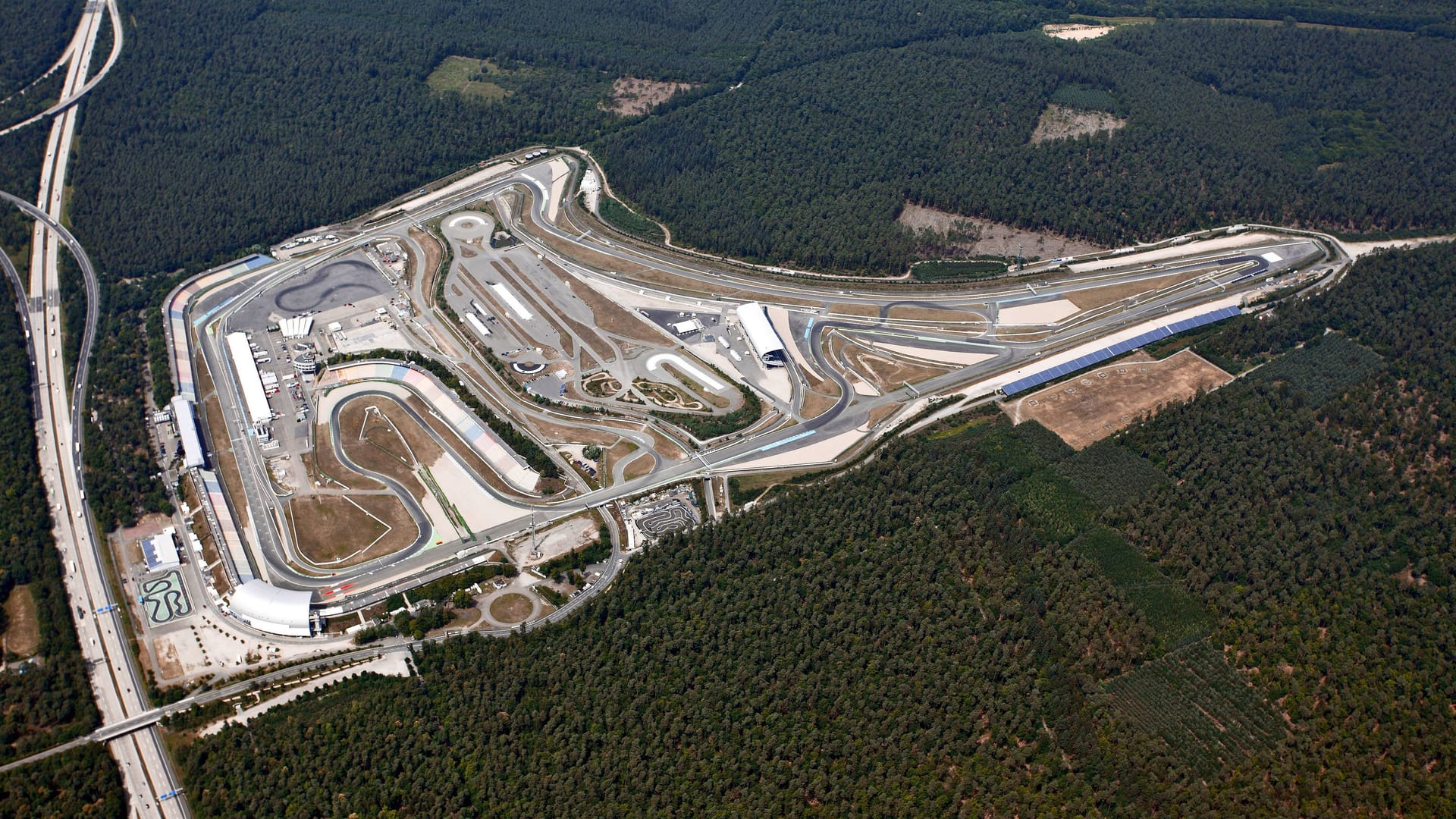 Eine Luftaufnahme des Hockenheimrings.