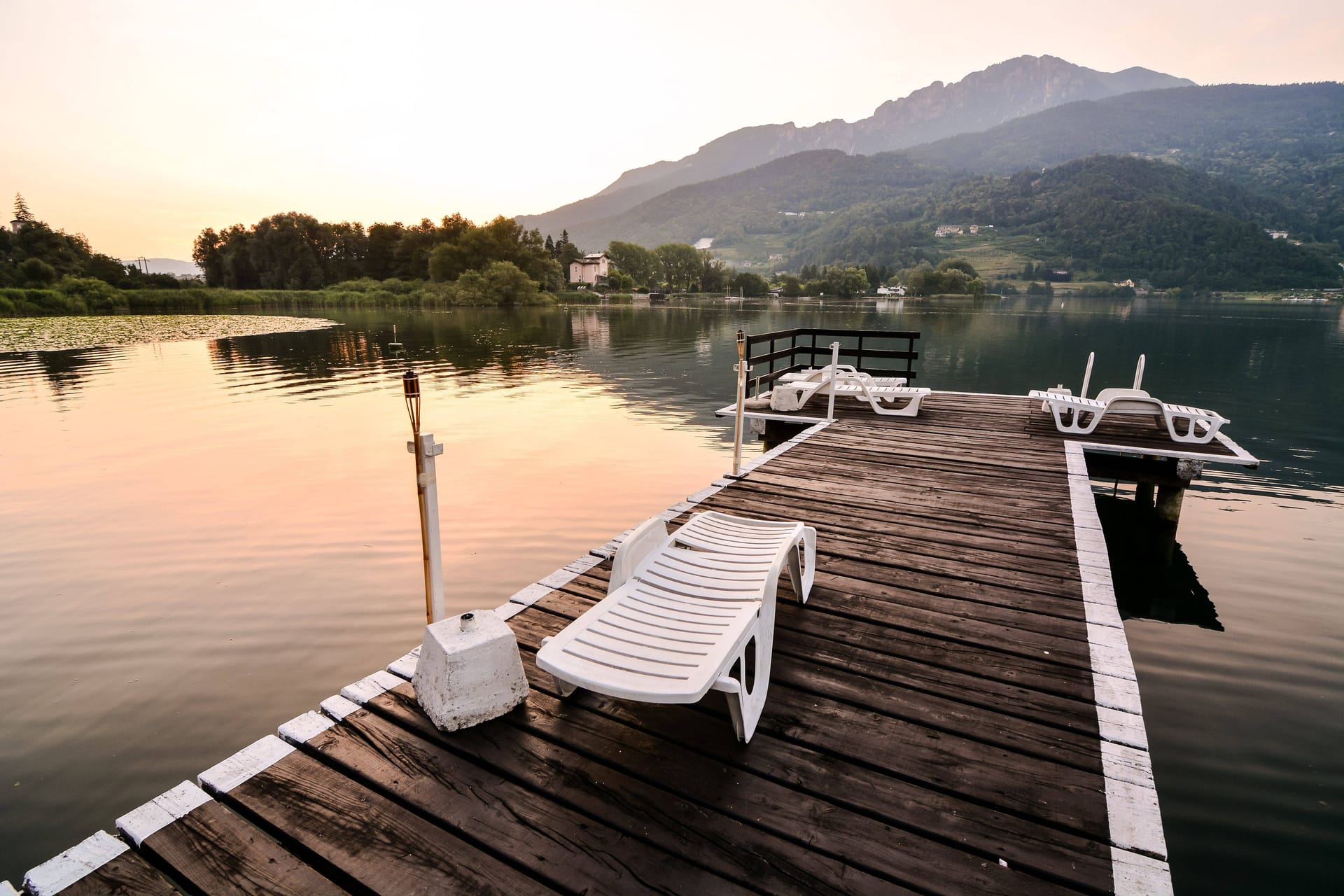 Lago di Caldonazzo: Der See erhielt eine Blaue Flagge für seine gute Wasserqualität.