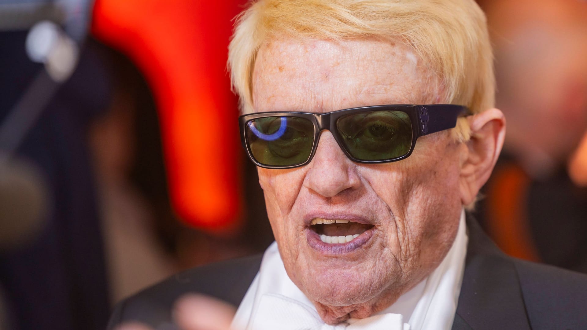 Heino: Der Volksmusikstar wird zum Ballermannsänger.