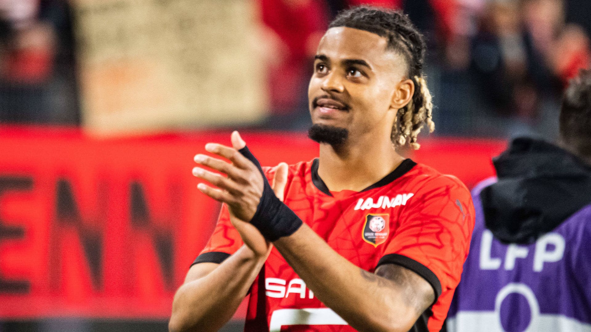Lorenz Assignon: Er hat in der letzten Saison 34 Pflichtspiele absolviert. (Quelle: IMAGO/Baptiste Autissier/imago) Lorenz Assignon: Er hat in der letzten Saison 34 Pflichtspiele absolviert. (Quelle: IMAGO/Baptiste Autissier/imago)