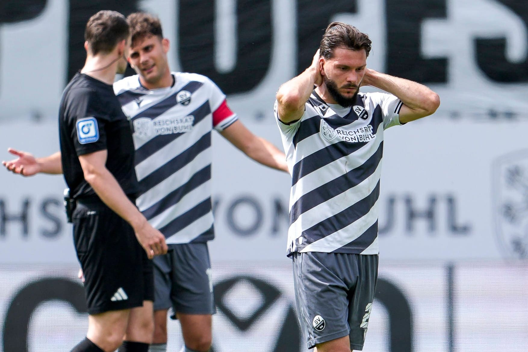 Frustration beim SV Sandhausen: Nach 14 Spieltagen war der Ex-Zweitligist noch Tabellenführer.