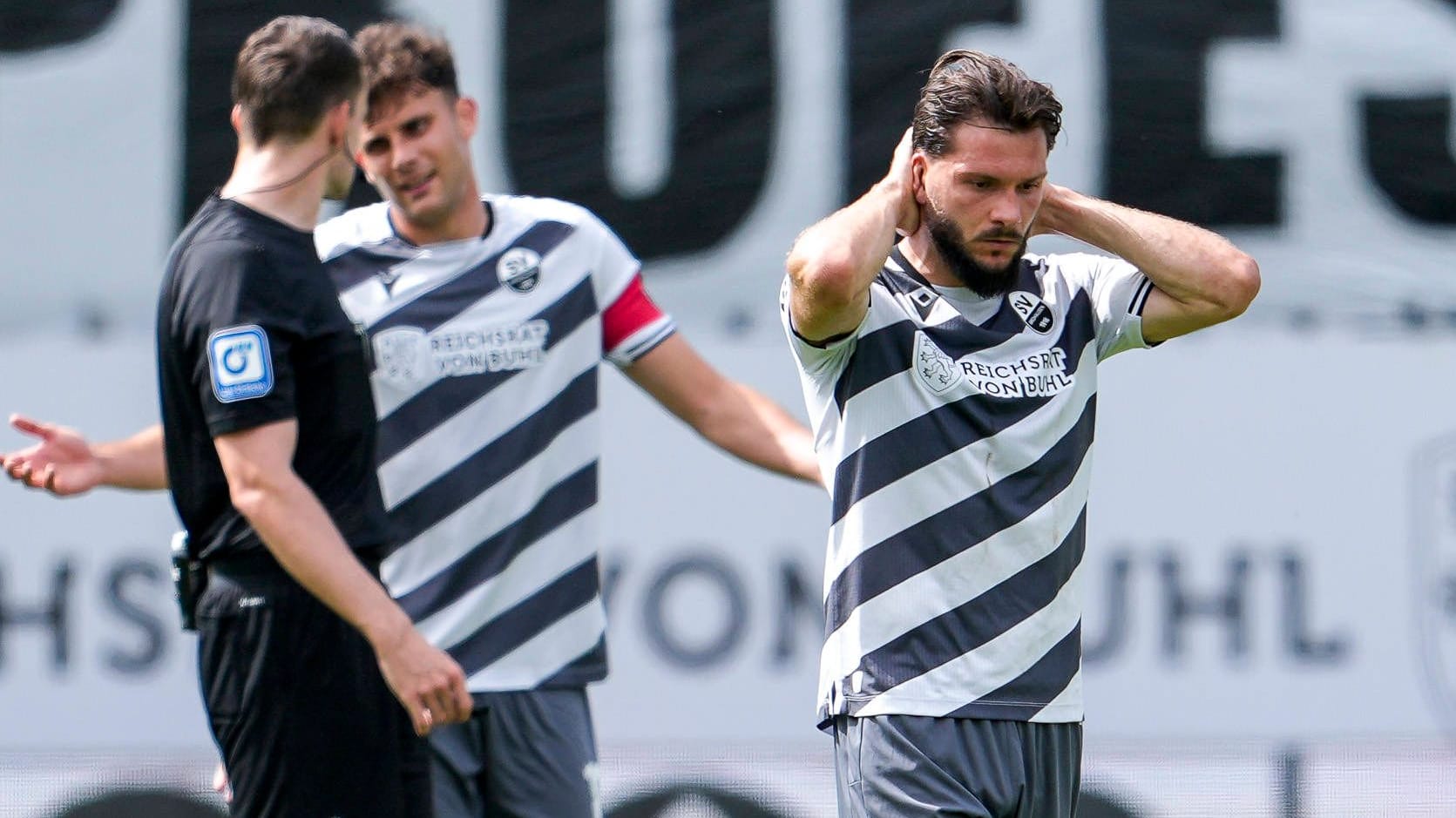 Frustration beim SV Sandhausen: Nach 14 Spieltagen war der Ex-Zweitligist noch Tabellenführer.