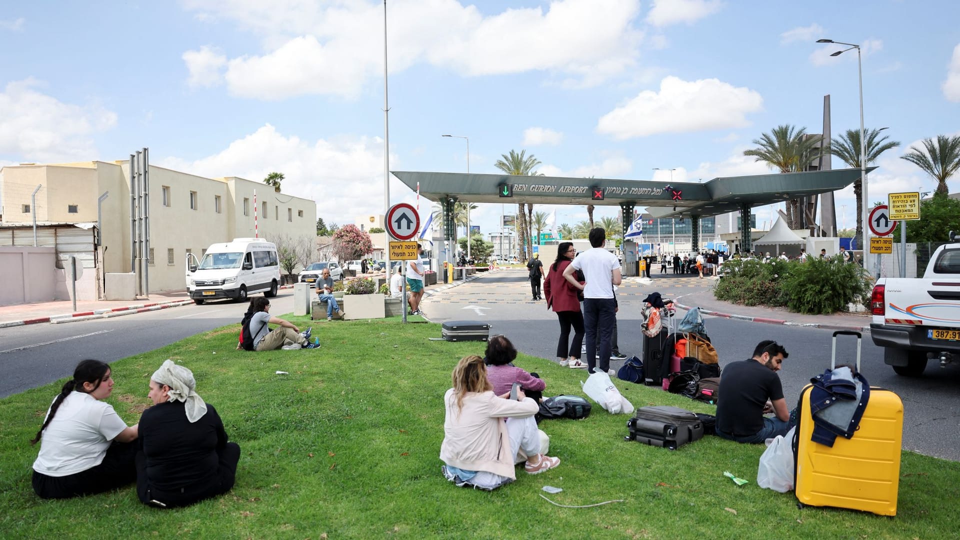 ISRAEL-PALESTINIANS/YEMEN-AIRPORT