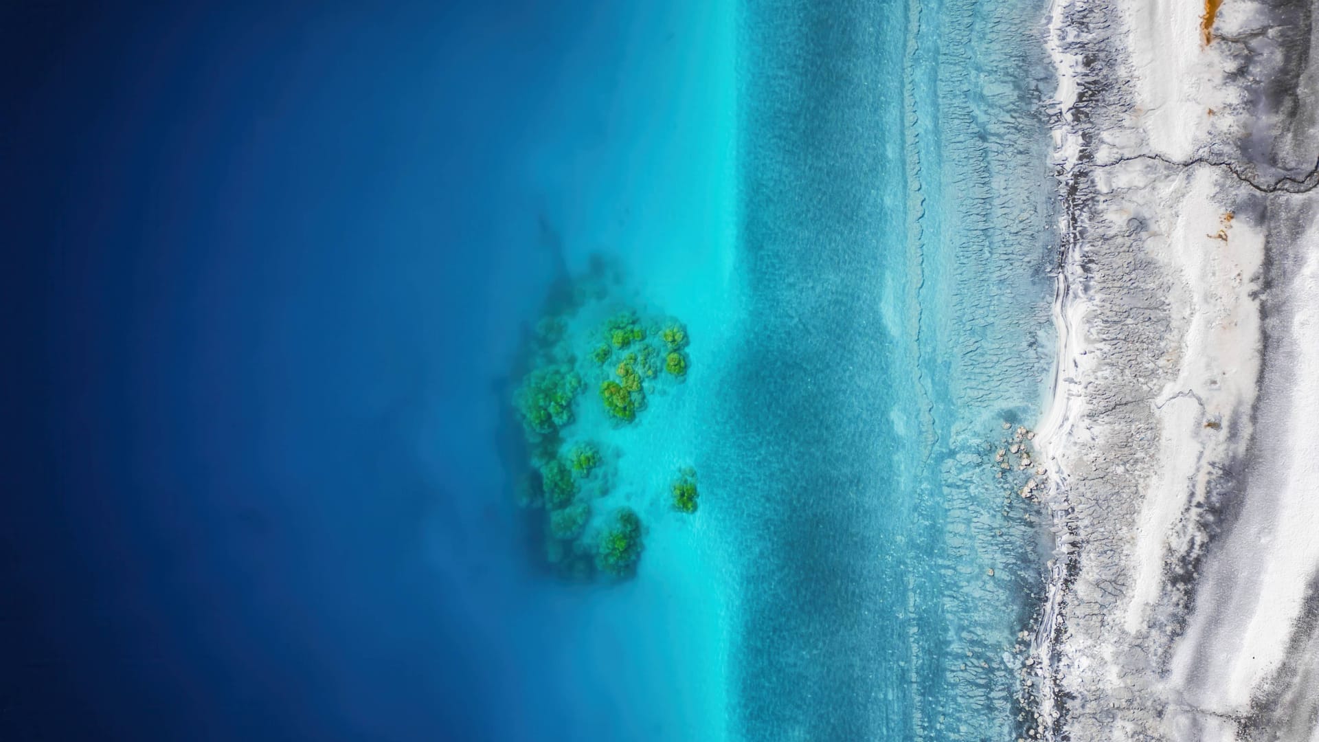 Luftaufnahme des Salda-Sees in der Türkei: Ein erschütternder Blick auf die Schönheit des Mittelmeers, die durch den Klimawandel bedroht ist.