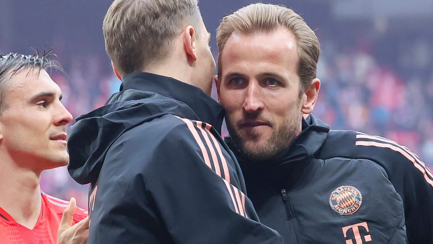 Harry Kane (r.): Der Torjäger hat seinen ersten Teamtitel sicher.