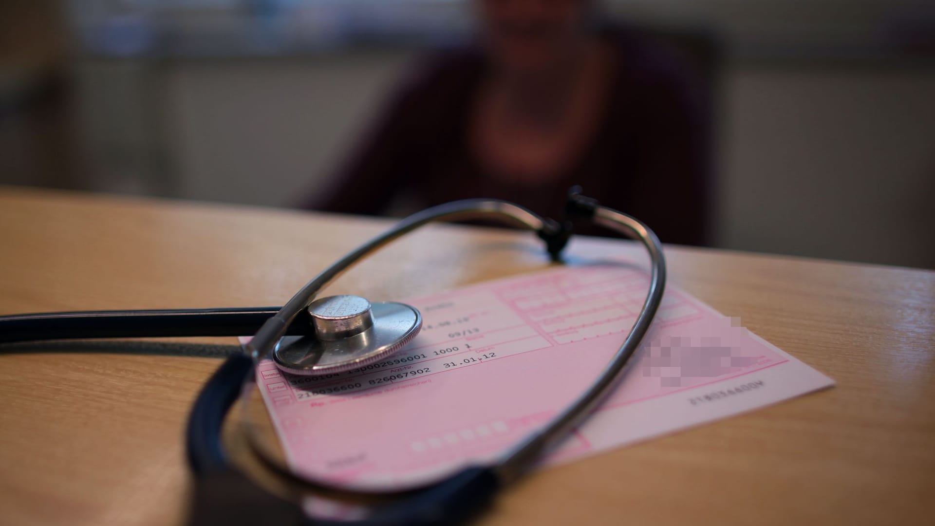 Frauen bekommen mehr Arzneimittel als Männer verschrieben
